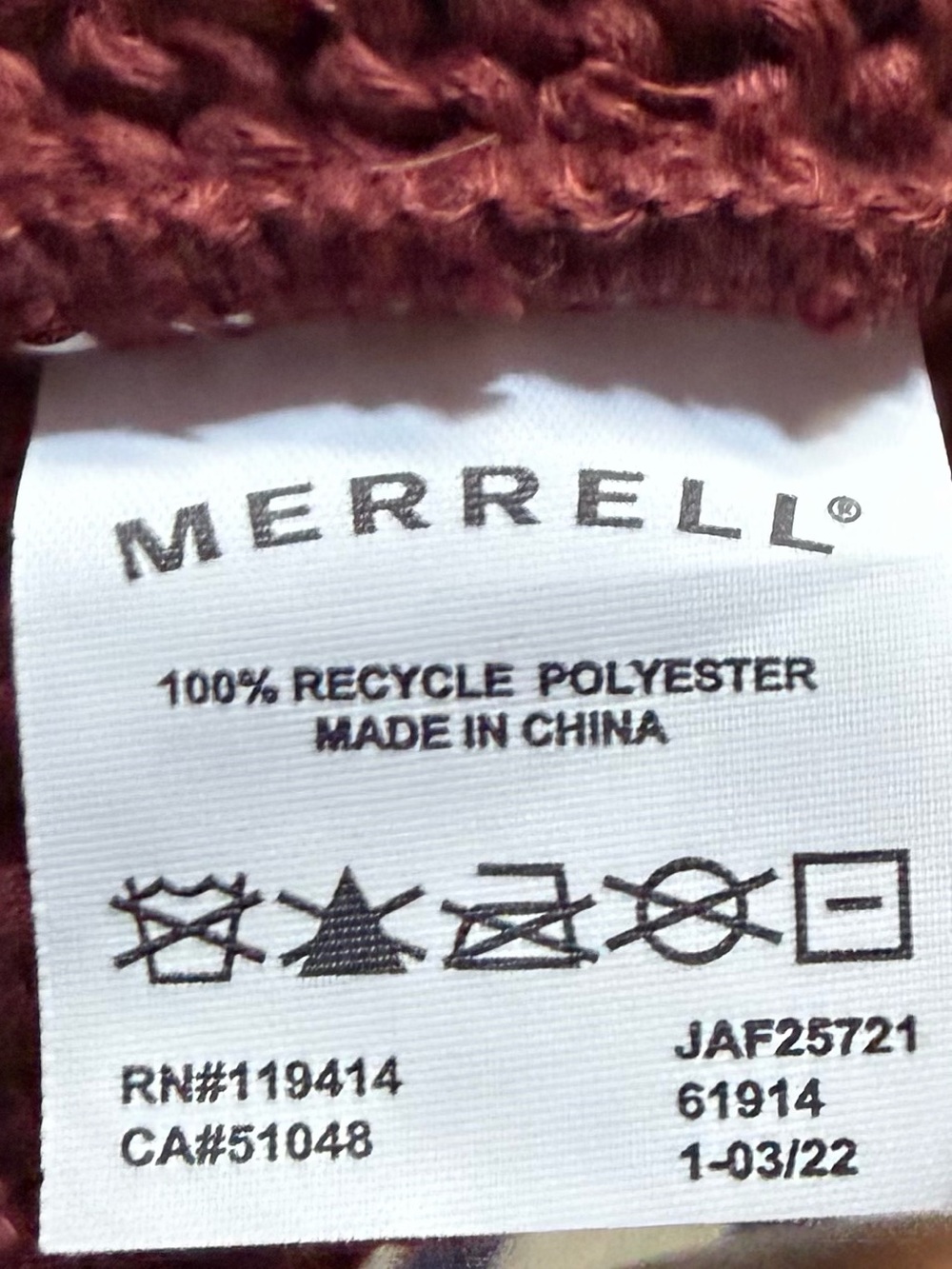 Merrell beanie hat - Picture 3 of 3